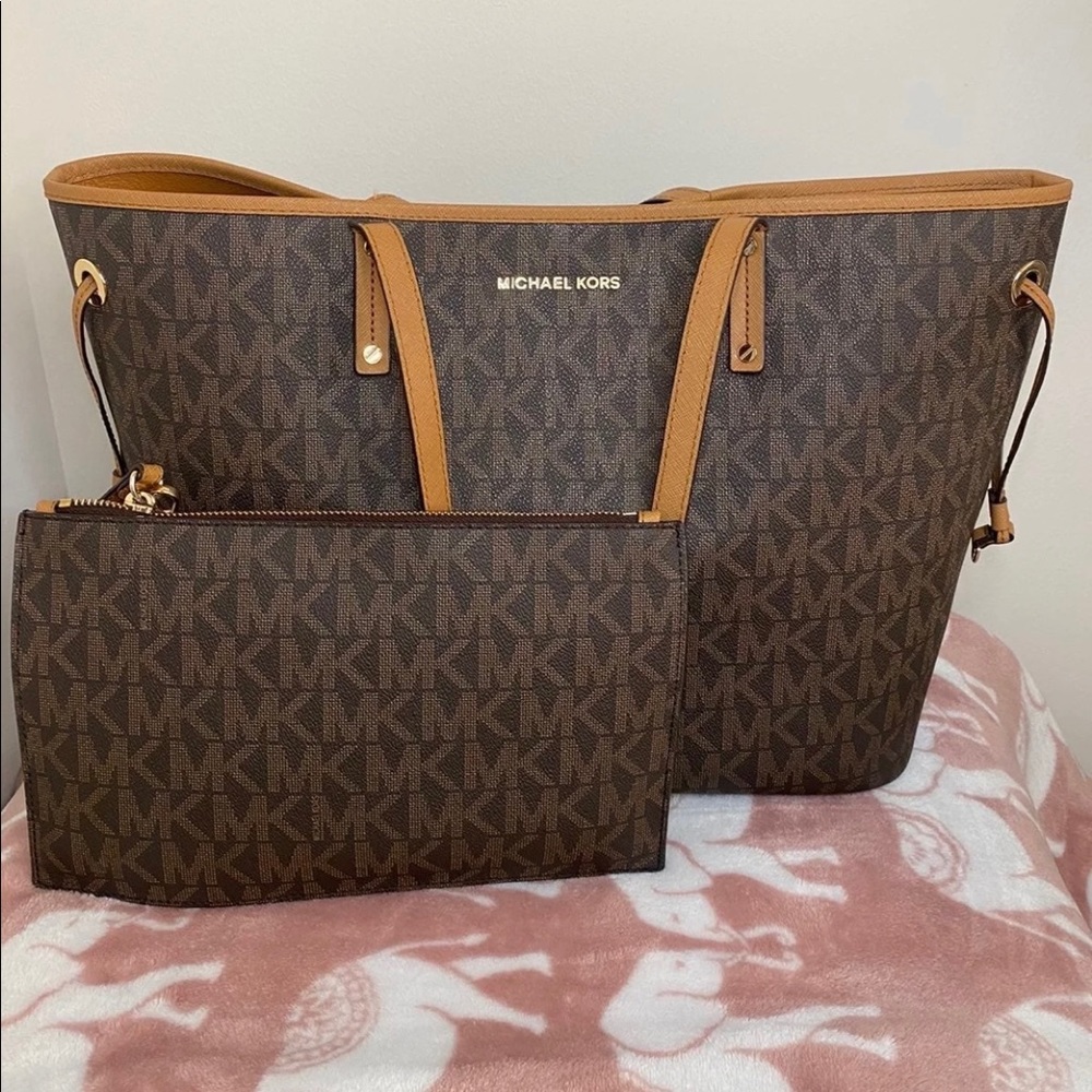 Michael Kors Jet Set Tote